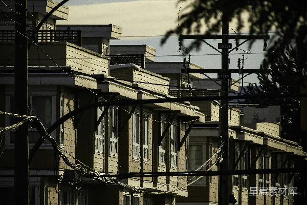 高清摄影 城市黄昏中的电线与建筑