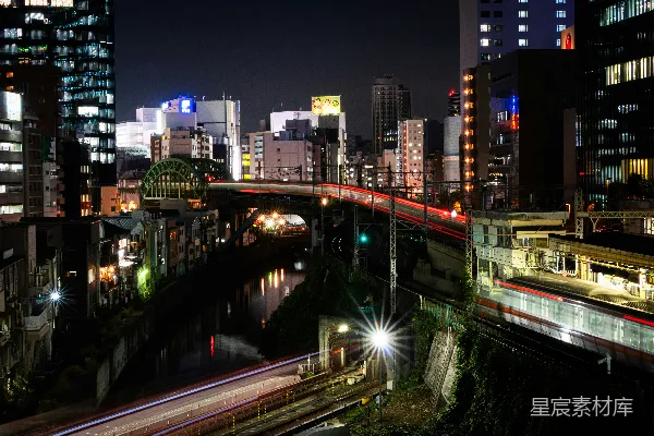 高清摄影 夜幕下的城市火车隧道