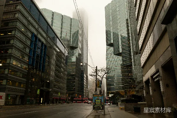 高清摄影 雾蒙蒙的城市街道