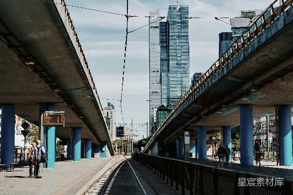 高清摄影 城市中的天际线与轨道