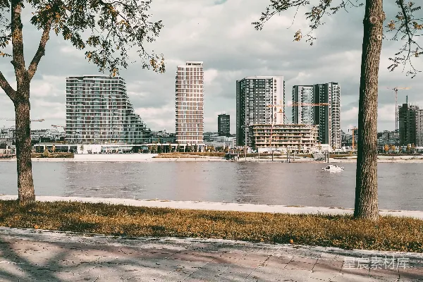高清摄影 城市河边的秋日风景