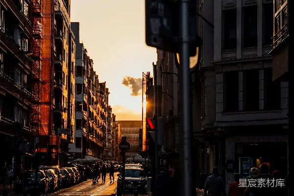 高清摄影 夕阳下的城市街道