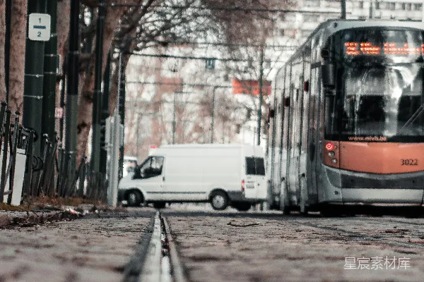 高清摄影 城市中的电车与街道