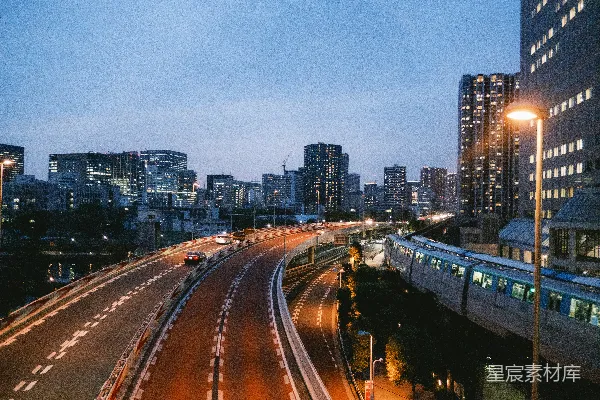 高清摄影 都市夜景：灯光下的高速公路