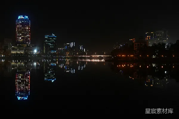 高清摄影 夜幕下的城市倒影