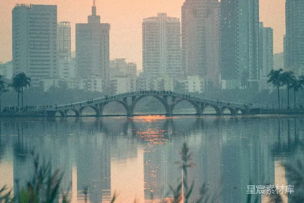 高清摄影 日落下的城市剪影