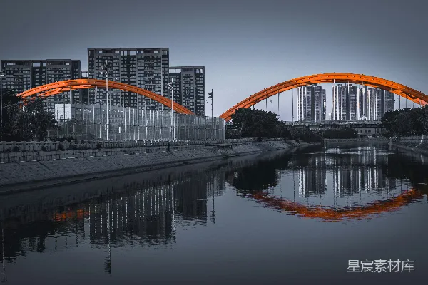 高清摄影 城市河流与橙色桥梁