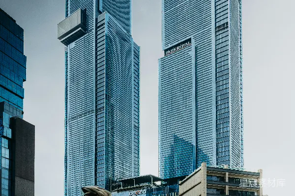 高清摄影 城市中的绿意与现代建筑