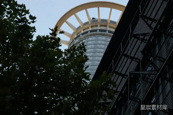 高清摄影 现代化建筑与自然的和谐