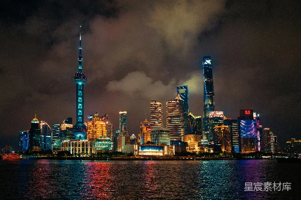 高清摄影 上海夜景：东方明珠与陆家嘴的光影盛宴