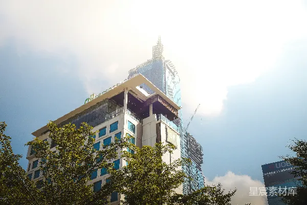 高清摄影 现代都市中的建筑与自然
