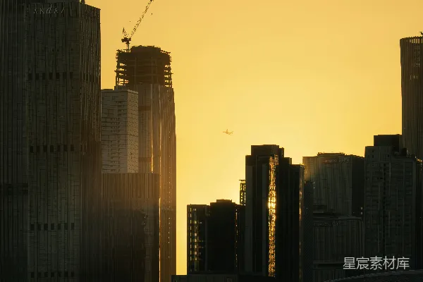 高清摄影 落日余晖下的城市剪影