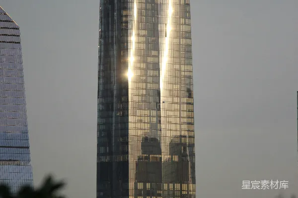 高清摄影 摩天大楼在夕阳下的倒影