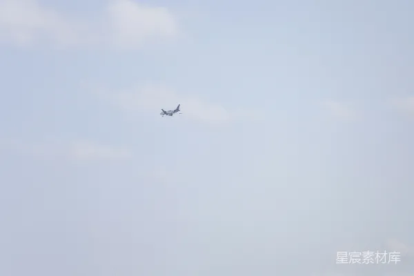 高清摄影 城市上空的飞机