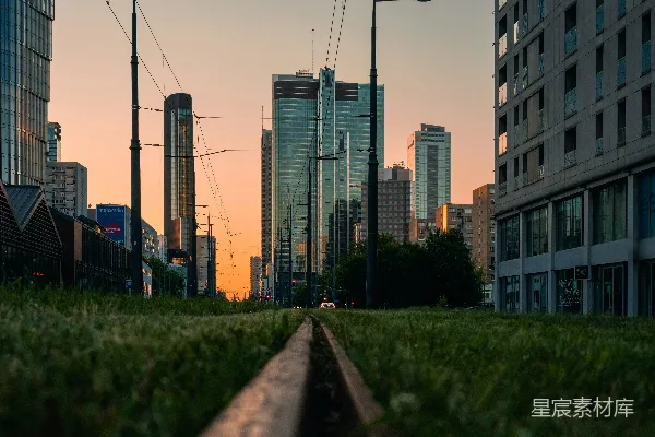高清摄影 城市中的铁轨与黄昏