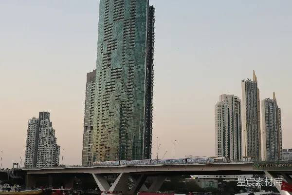 高清摄影 现代城市与河流上的渡轮