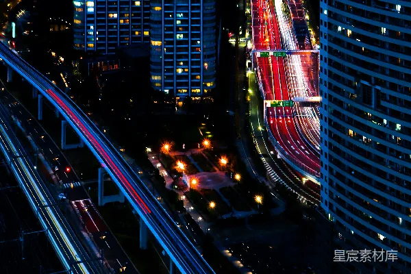 高清摄影 都市夜景：高楼与桥梁的光影交错