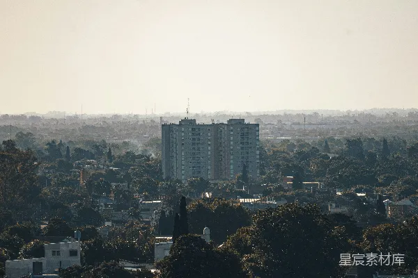 高清摄影 雾中城市全景