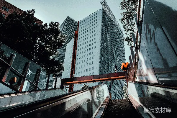 高清摄影 城市的现代感：高楼大厦与自动扶梯