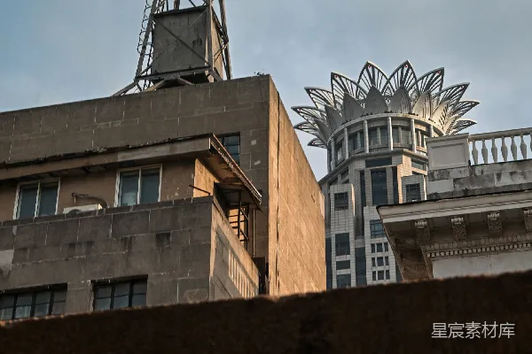 高清摄影 老建筑与现代高楼的对比
