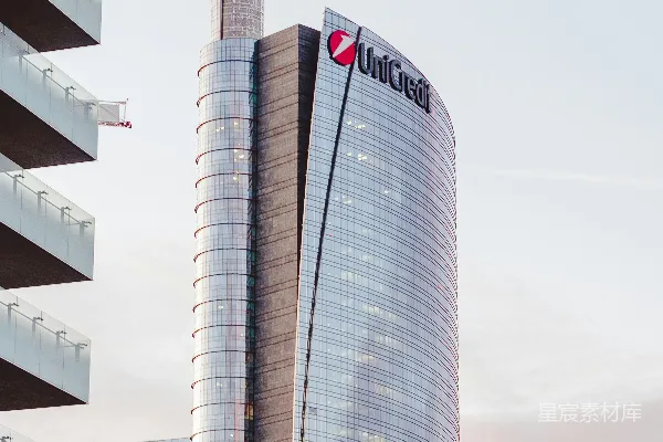 高清摄影 米兰摩天大楼与UNICREDIT标志