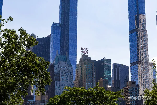 高清摄影 城市天际线中的Essex House