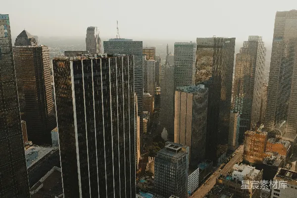 高清摄影 都市天际线：高楼林立的现代城市