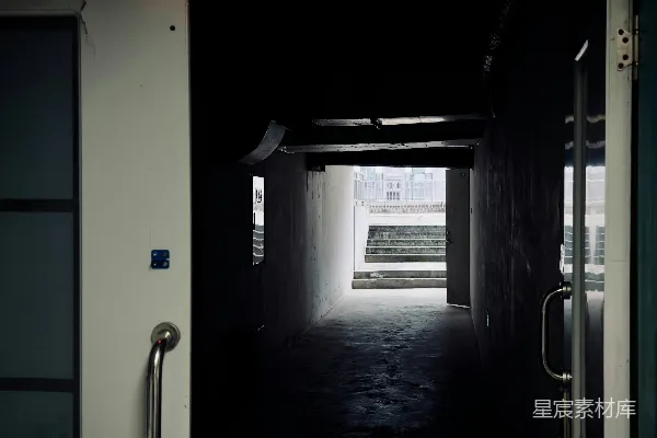 高清摄影 昏暗的走廊