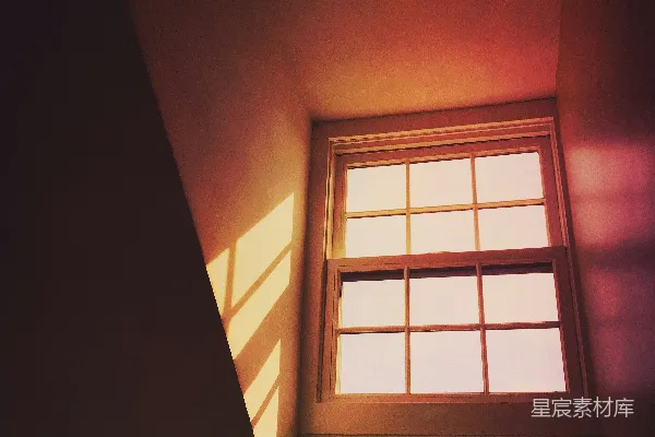 高清摄影 光影交错的窗户