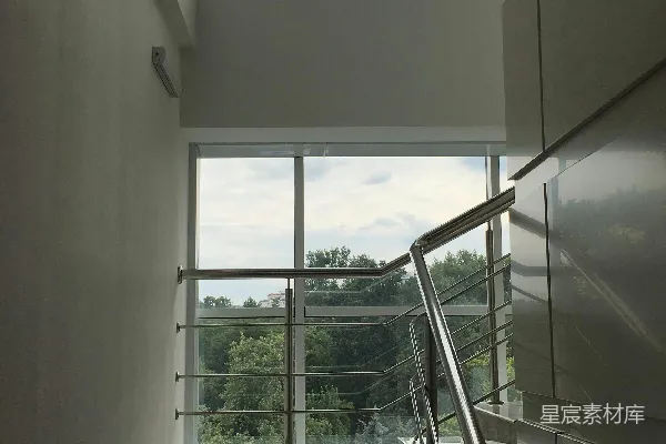 高清摄影 现代楼梯与天窗