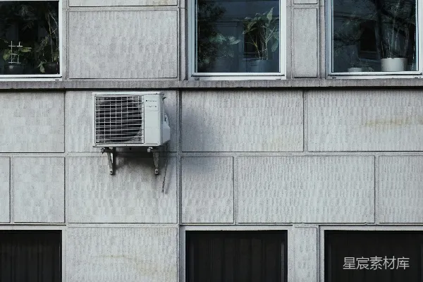高清摄影 工业风建筑的窗户与空调