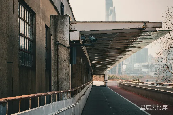高清摄影 城市中的静谧跑道