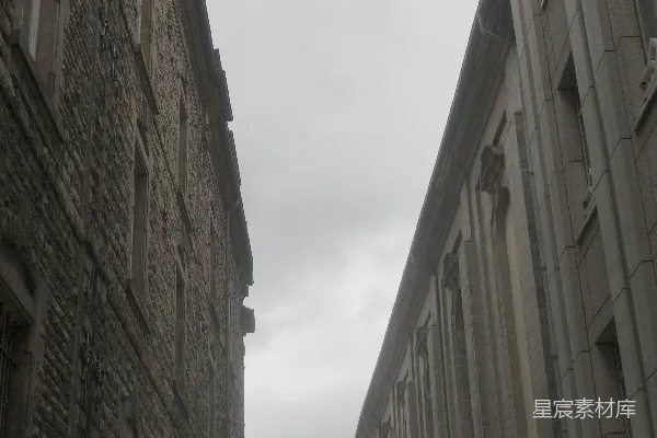 高清摄影 两座建筑间的天空