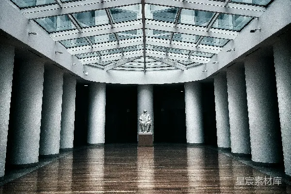 高清摄影 玻璃顶下的静谧大厅