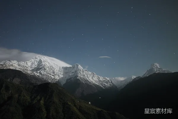 高清摄影 夜幕下的雪山