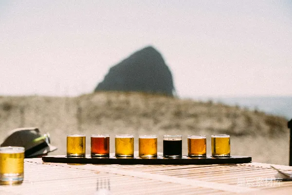 高清摄影 海岸边的啤酒品鉴