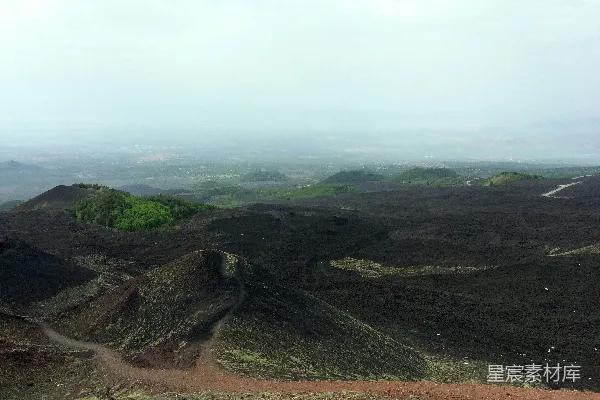 高清摄影 火山灰覆盖的山地景观