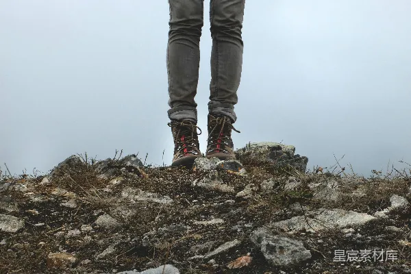 高清摄影 山顶上的脚步