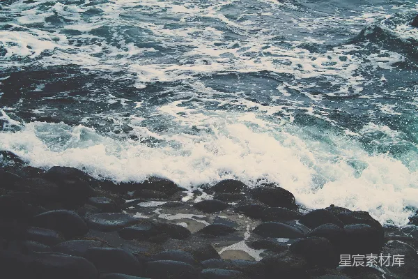 高清摄影 海浪拍打岩石