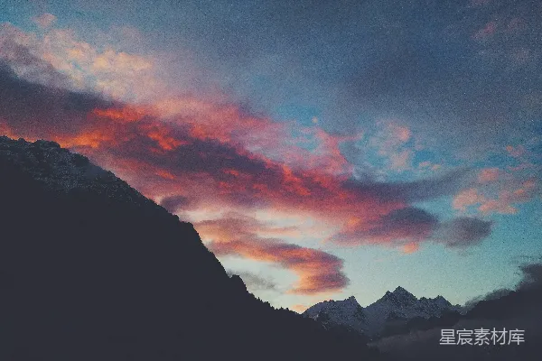 高清摄影 日落雪山的壮丽景色