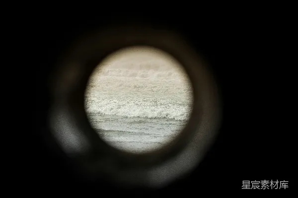 高清摄影 透过窥视孔看海浪