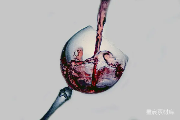 高清摄影 红酒倒入玻璃杯