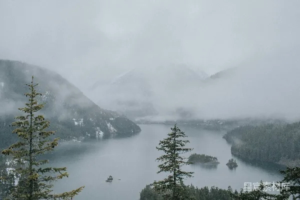 高清摄影 雾中湖景