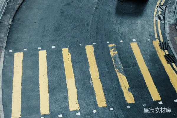 高清摄影 香港街头的红出租与斑马线