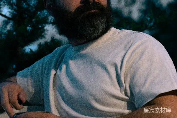 高清摄影 夜晚的沉思者