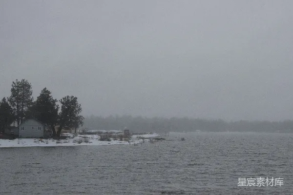 高清摄影 冬日湖畔雪景