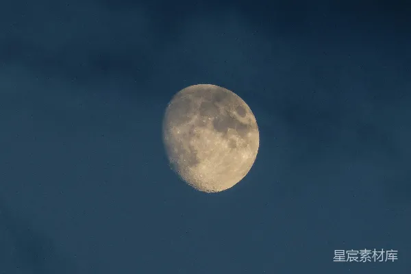 高清摄影 夜空中的一轮明月