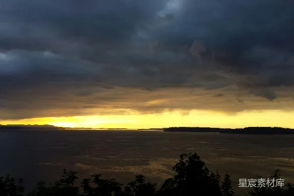高清摄影 夕阳下的宁静海湾