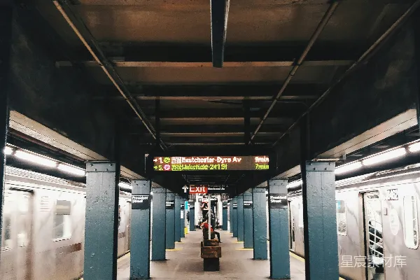 高清摄影 纽约地铁站的静谧时光