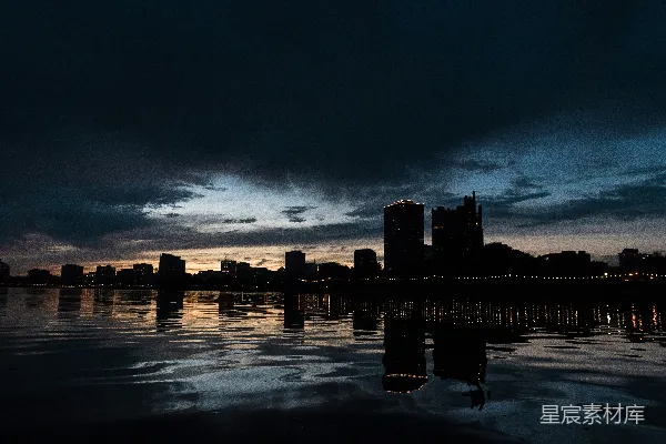 高清摄影 夜幕低垂的城市剪影